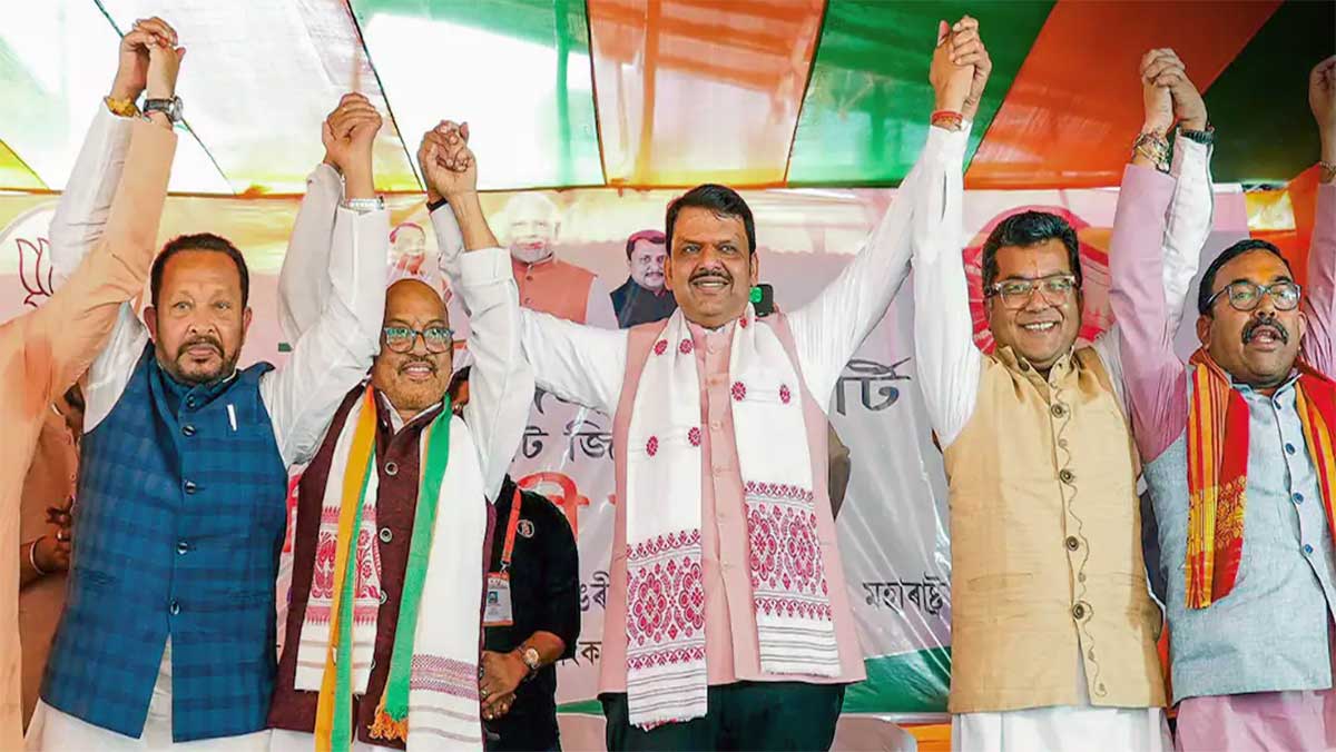 असम चुनाव से पहले फडणवीस की बड़ी भविष्यवाणी, जोरहाट से भरी हुंकार- इस बार बीजेपी की सरकार तय