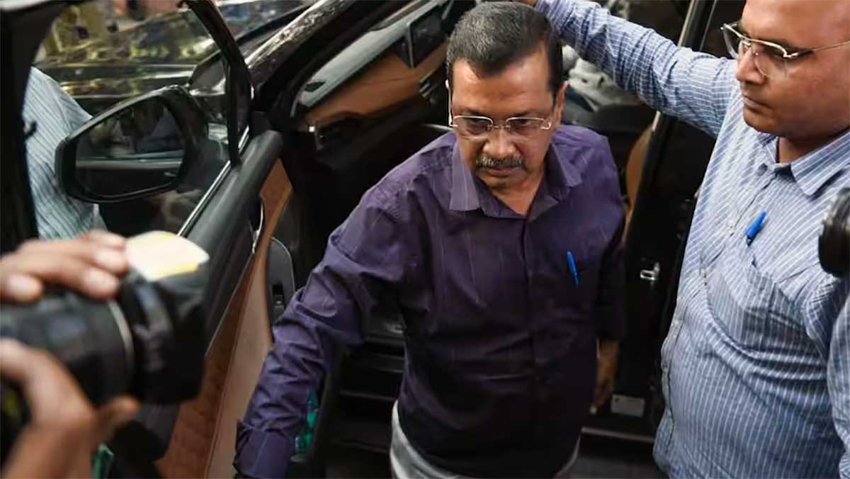 फांसी घर विवाद में अरविंद केजरीवाल की पेशी, बोले- मुझे खुशी होती अगर सीवर और सड़क पर सवाल पूछे जाते