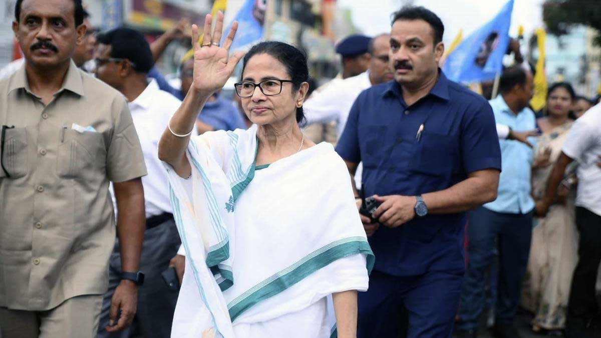 Bengal Election 2026: BJP लोगों को मछली-मांस और अंडा.., ममता बनर्जी का बड़ा आरोप, पुरुलिया रैली से गरमाई चुनावी सियासत