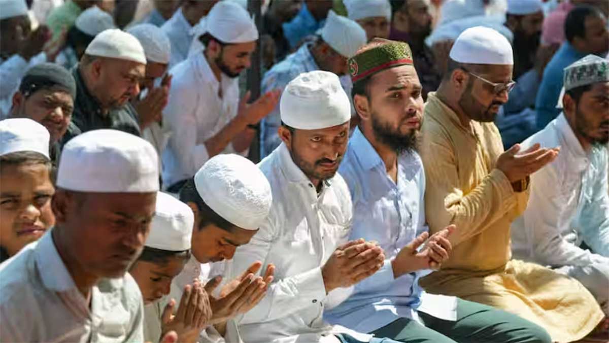यूपी के इस जिले में नहीं होगी ईद की खुशियां, काली पट्टी बांधकर नमाज पढ़ेगा शिया समाज, जानें वजह