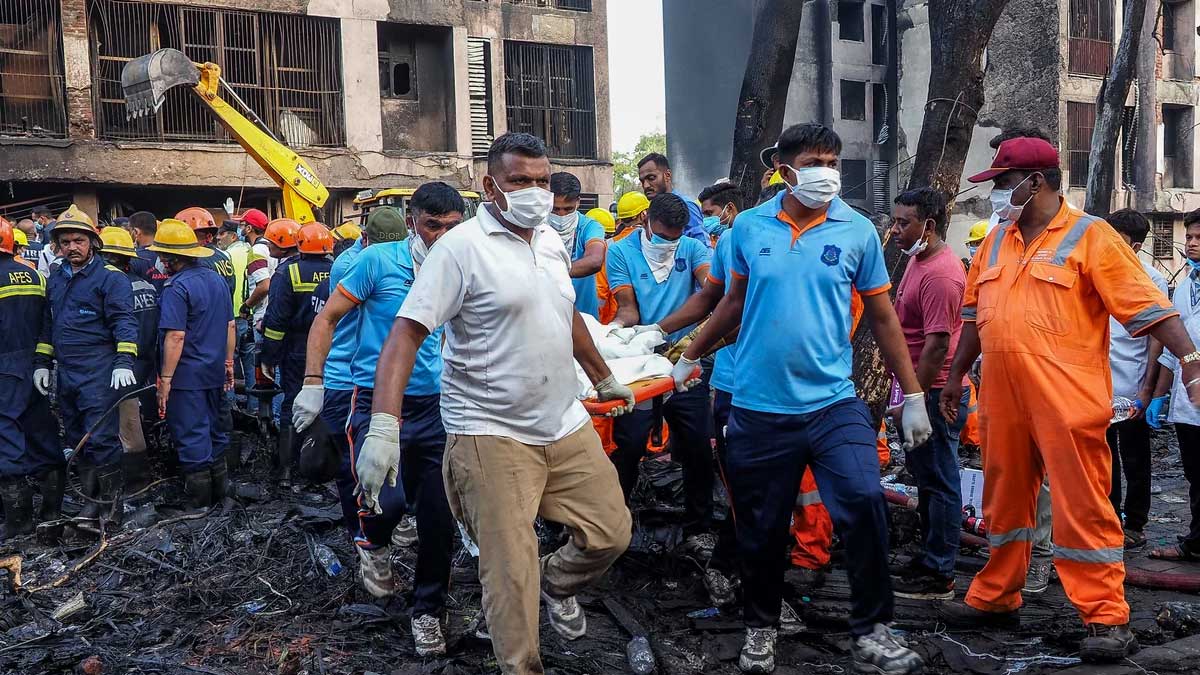 10 महीने बाद भी नहीं मिला जवाब, अहमदाबाद प्लेन क्रैश पीड़ितों ने PM मोदी को लिखा भावुक पत्र, उठाई सिर्फ एक मांग
