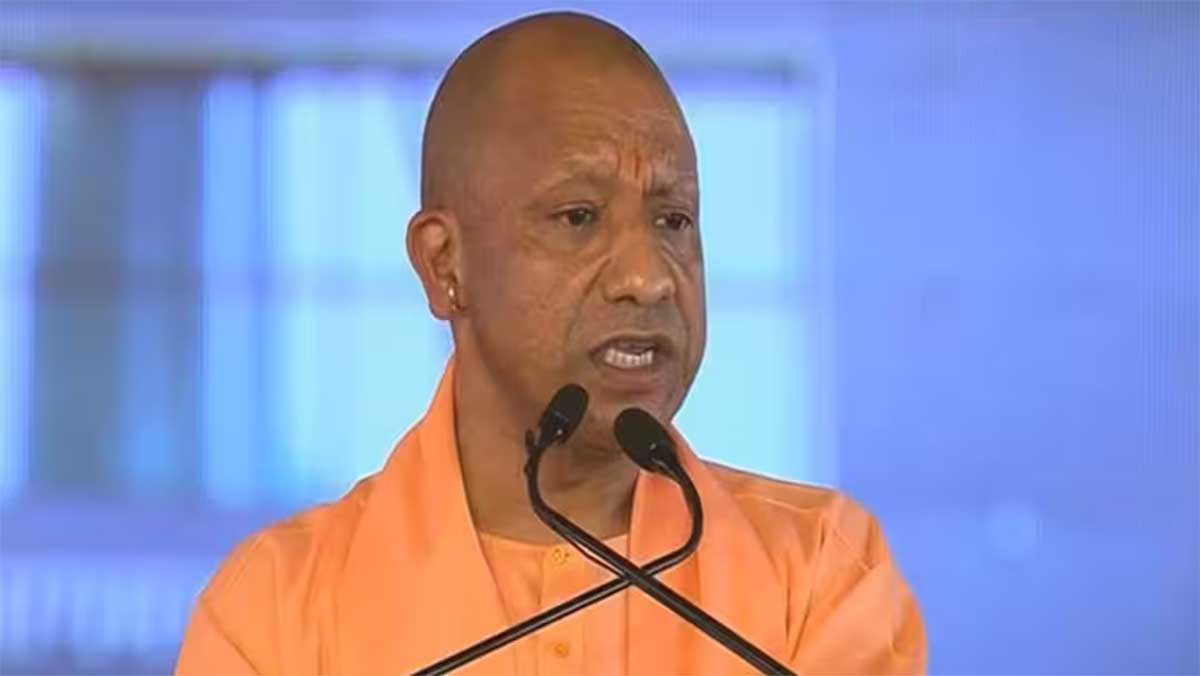 आजमगढ़ में CM योगी का बड़ा सियासी वार, बोले- पहले जिले के नाम पर होटल में कमरा नहीं मिलता था, अब सम्मान मिलता है