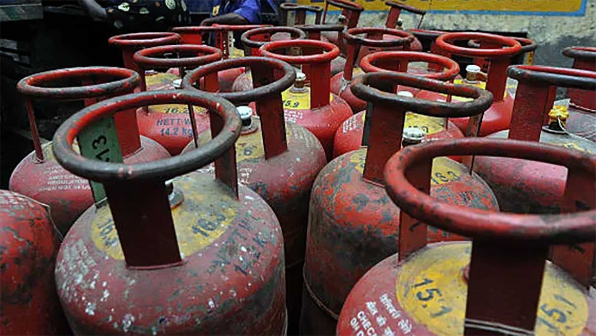 अमेठी में 1295 LPG सिलेंडरों की हेराफेरी पकड़ी गई, एजेंसी मालिक पर केस दर्ज