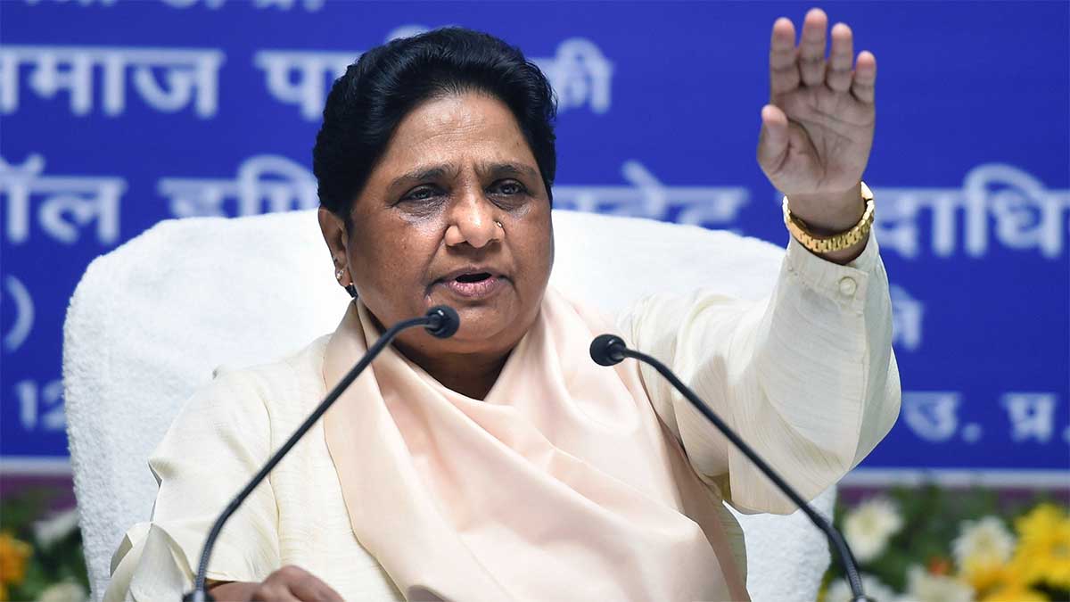 अखिलेश-आंबेडकर मुलाकात पर गरमाई यूपी की सियासत, बसपा बोली: कोई दांव काम नहीं आएगा