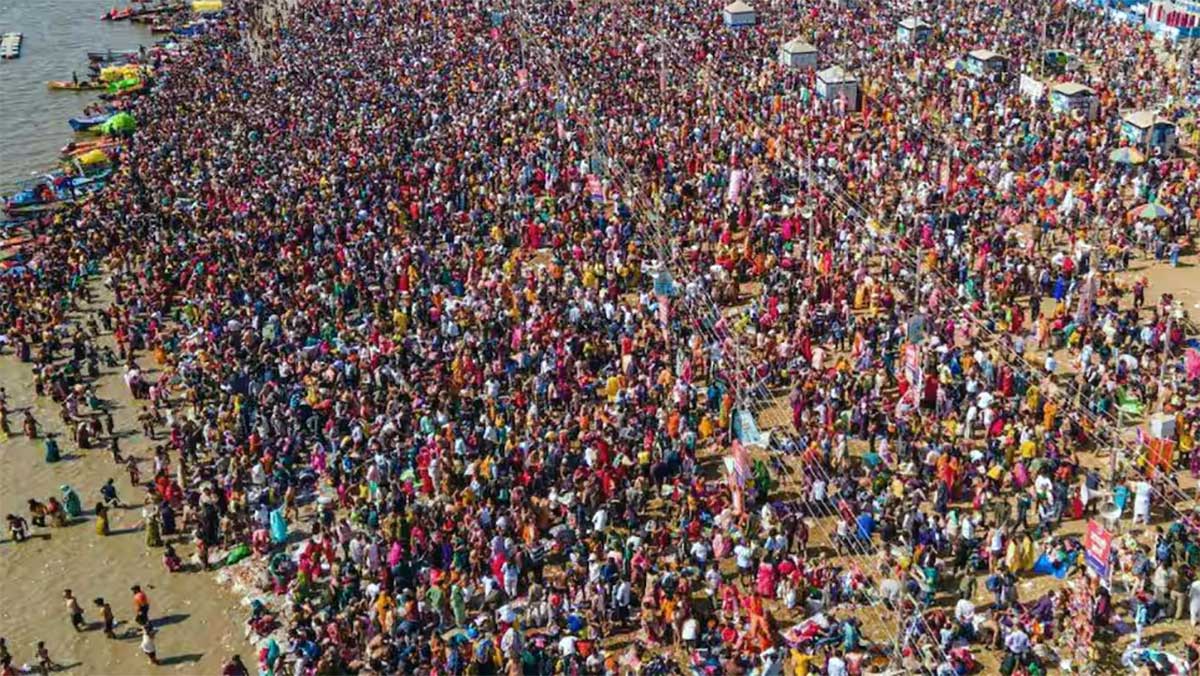 दुनिया झुकी संगम नगरी के आगे, 20 लाख विदेशी पहुंचे प्रयागराज, UP बना ग्लोबल आस्था हब
