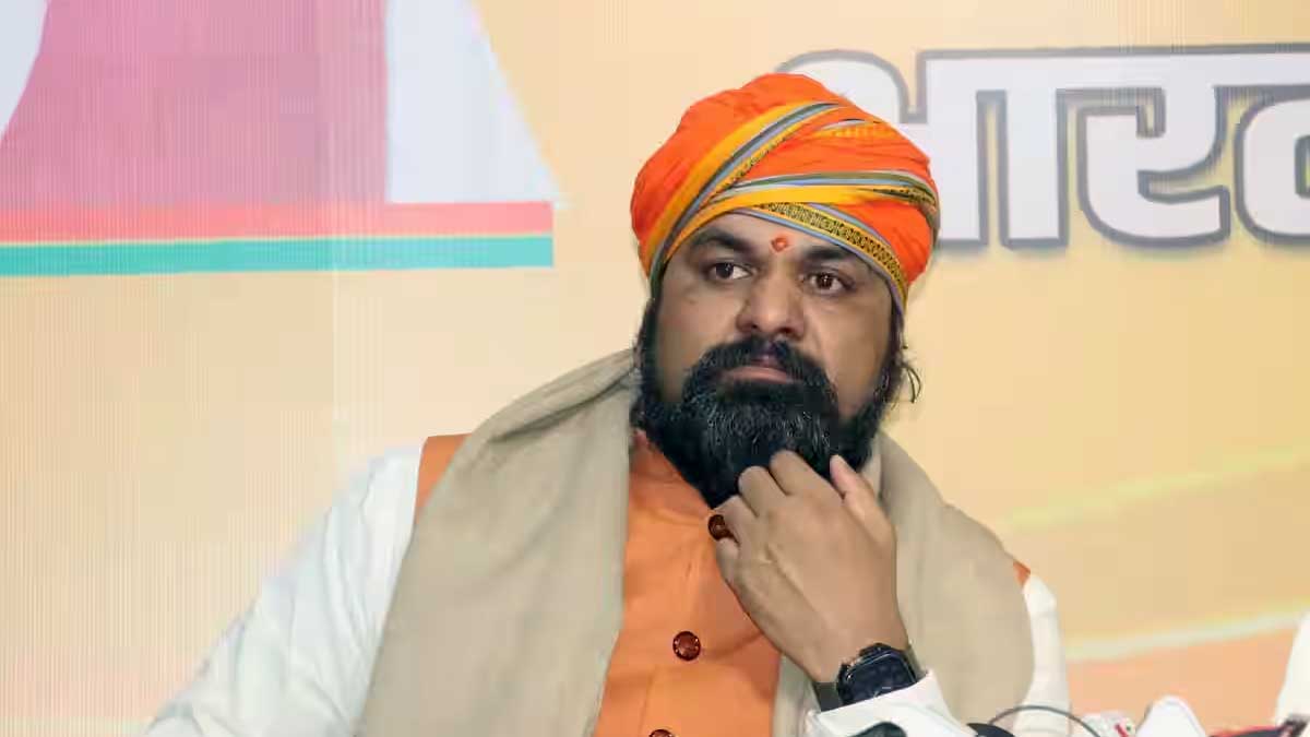 बिहार में CM की कुर्सी पर कौन बैठेगा, दिल्ली की बैठक से पहले सियासी हलचल तेज