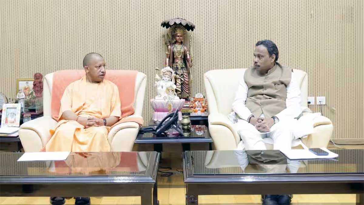 UP में बड़े फेरबदल के संकेत, CM योगी से विनोद तावड़े की अहम मुलाकात
