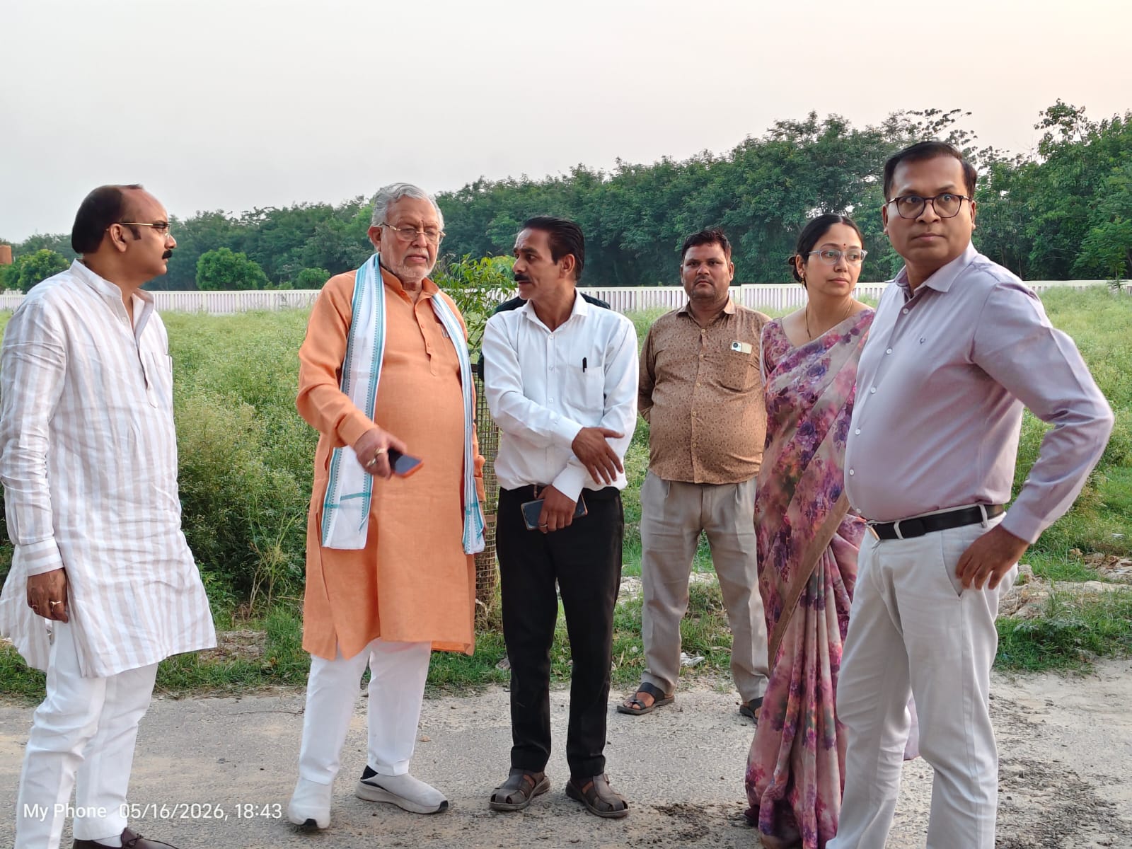 सड़क चौड़ीकरण कार्य की धीमी गति एवं लापरवाही पर वित्त मंत्री और सांसद अरुण सागर ने लगाई फटकार एवं दिए सख्त निर्देश