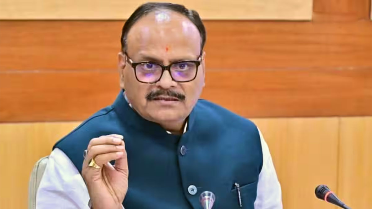 UP में डॉक्टरों पर सरकार का प्रहार, डिप्टी CM ब्रजेश पाठक के आदेश पर 5 डॉक्टर बर्खास्त
