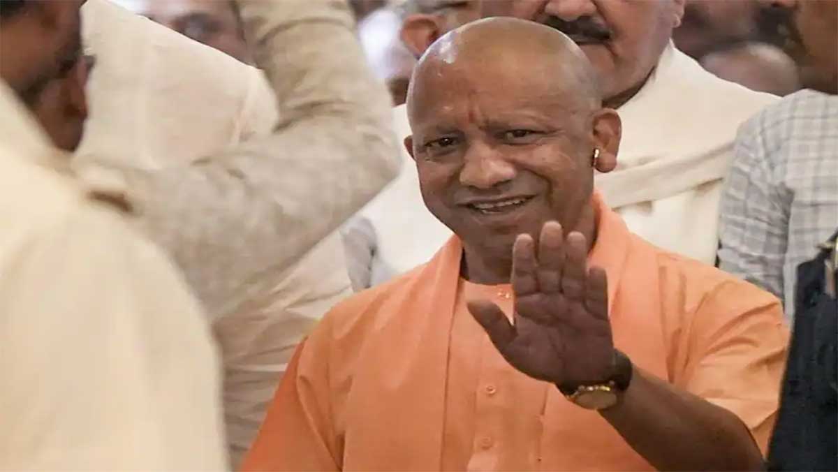 यूपी कैबिनेट में होने वाला है बड़ा खेल, कल 3:30 बजे विस्तार, कई मंत्रियों की छुट्टी तय?, इन नेताओं को गया फोन