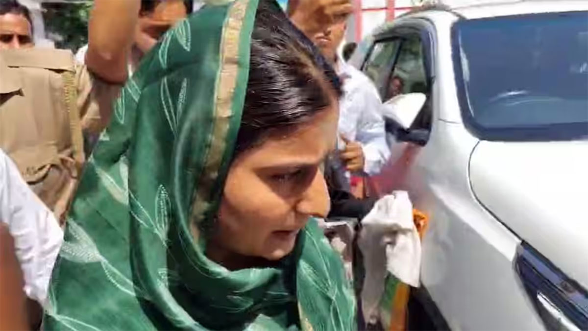 DIG ऑफिस पहुंचीं सपा सांसद इकरा हसन, फिर अचानक पुलिस ने लिया हिरासत में; पार्किंग विवाद से मचा हंगामा