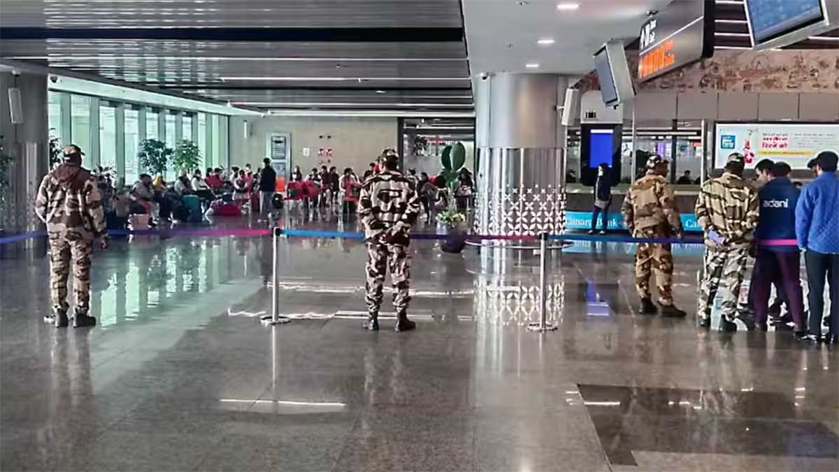 दुबई उड़ान से पहले बड़ा खुलासा, लखनऊ एयरपोर्ट पर यात्री के बैग से मिला अवैध तमंचा, मचा हड़कंप