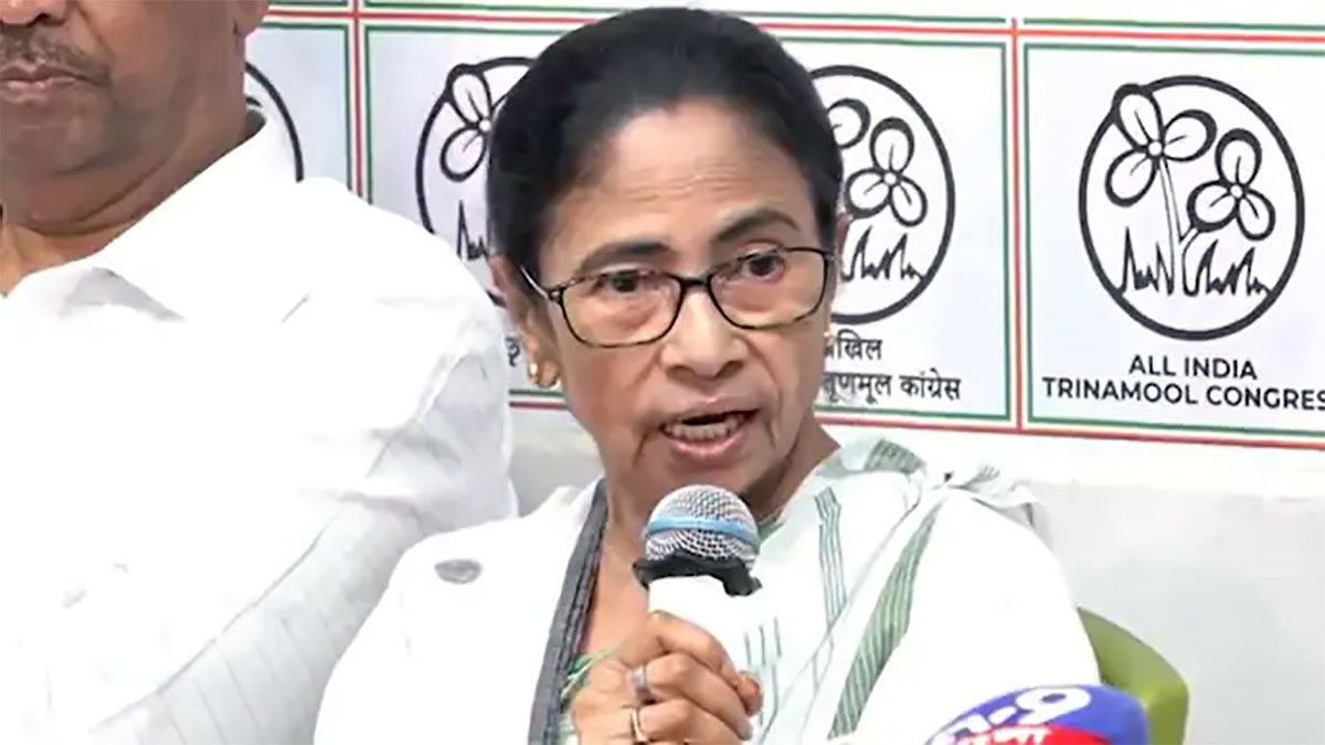 ‘इस्तीफा नहीं दूंगी, चाहें बर्खास्त कर दो’, ममता बनर्जी का सख्त रुख, विधायकों को दिया काला कपड़ा पहनने का निर्देश