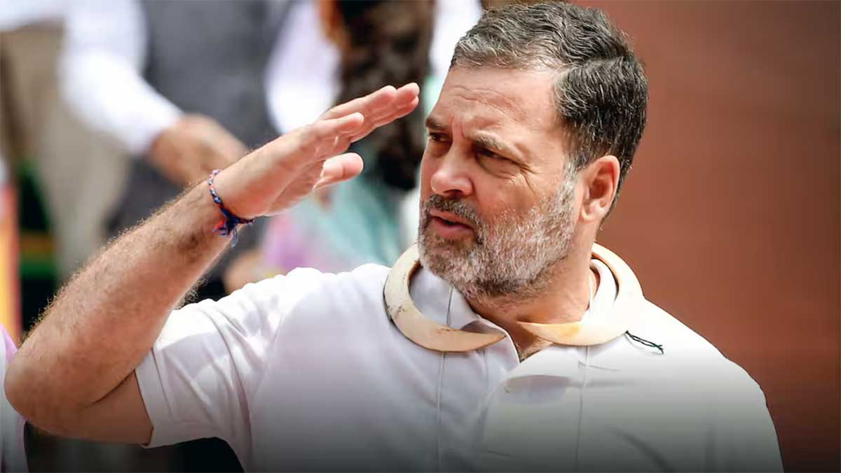 ‘वायनाड अगला अमेठी बन जाएगा...’ राहुल-प्रियंका के खिलाफ पोस्टरों से गरमाई कांग्रेस, CM चेहरे पर बढ़ा सस्पेंस