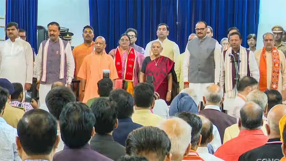 राजभवन में हुआ मंत्रिमंडल विस्तार, भूपेंद्र चौधरी और मनोज पांडेय सहित 6 नेताओं ने ली शपथ