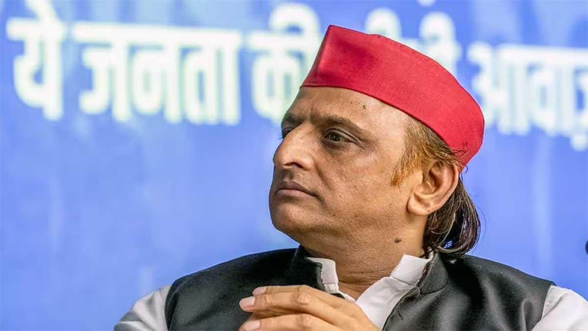 SP में बढ़ी अंदरूनी कलह! अखिलेश यादव के सामने ही भिड़े सांसद रुचि वीरा और विधायक कमाल अख्तर, हुई तीखी बहस