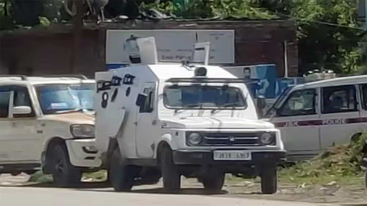 कश्मीर में NIA का बड़ा एक्शन! तिहाड़ जेल में बंद आरोपी के घर छापा, UAPA केस में तेज हुई जांच