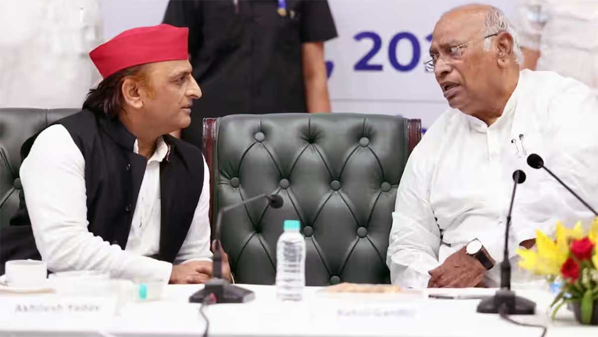 INDIA Bloc Meeting में अखिलेश यादव को मिली बड़ी जिम्मेदारी! खरगे बोले- अब अखिलेश जी..., सपा-कांग्रेस रिश्तों पर बड़ा संकेत