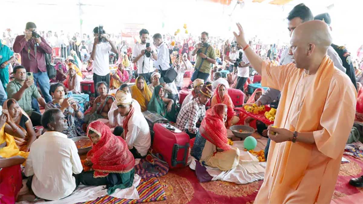 UP Samuhik Vivah Yojana: दुल्हनों के लिए बड़ा तोहफा! अब खुद खरीद सकेंगी पायल-बिछिया, खाते में आएंगे अतिरिक्त 4 हजार रुपये