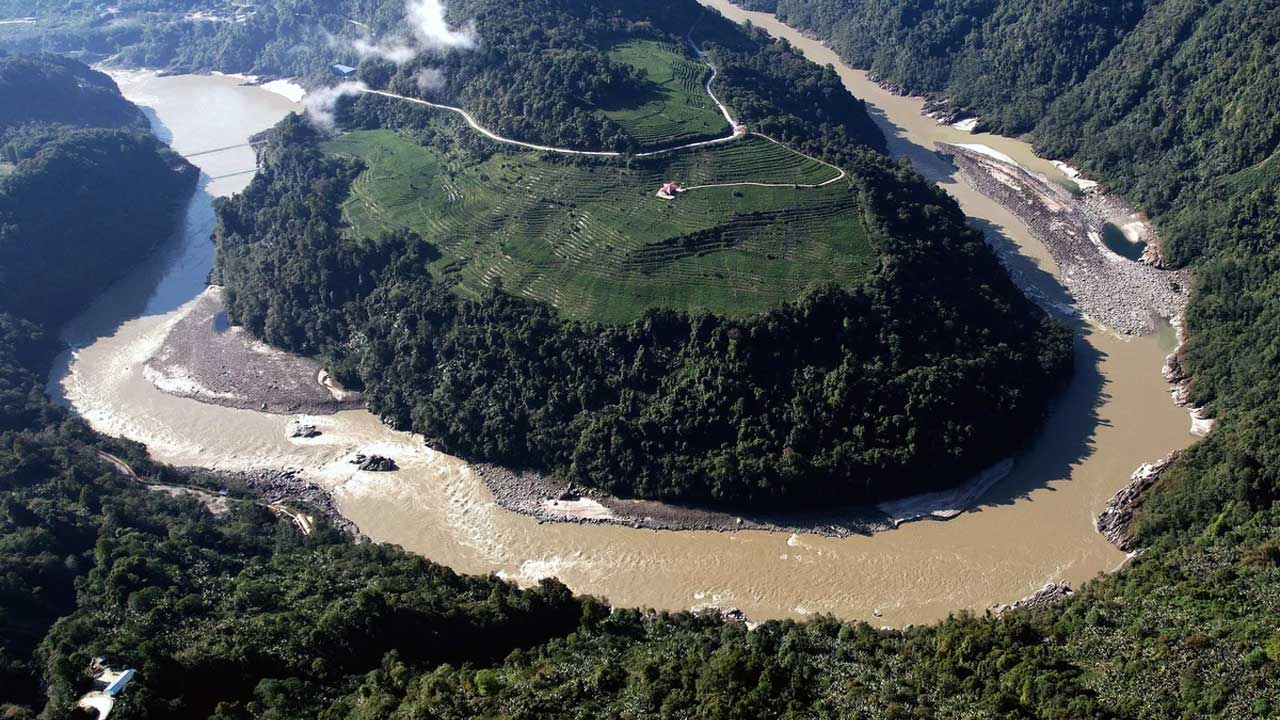 China Dam Project: भारत की सीमा के पास चीन का बड़ा कदम, ब्रह्मपुत्र पर मेगा डैम से बढ़ी चिंता
