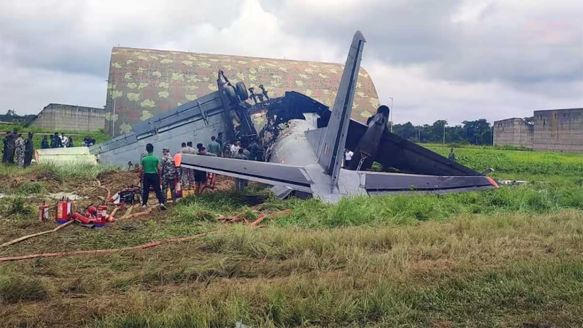 IAF Plane Crash: जोरहाट में AN-32 हादसे से देश स्तब्ध, 5 एयर वॉरियर्स शहीद, लैंडिंग के दौरान दो हिस्सों में टूटा विमान