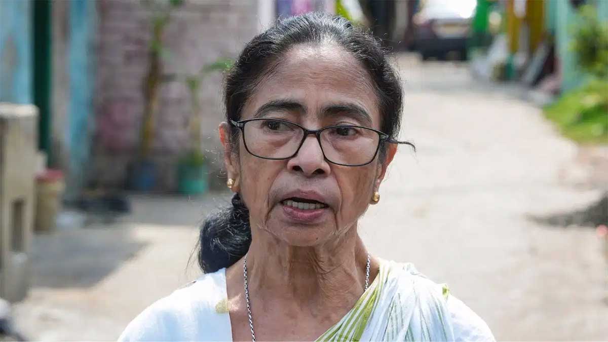 Mamata Banerjee FIR: साम्प्रदायिक टिप्पणी के आरोप में ममता बनर्जी पर केस, कोलकाता के हेयर स्ट्रीट थाने में दर्ज हुई FIR
