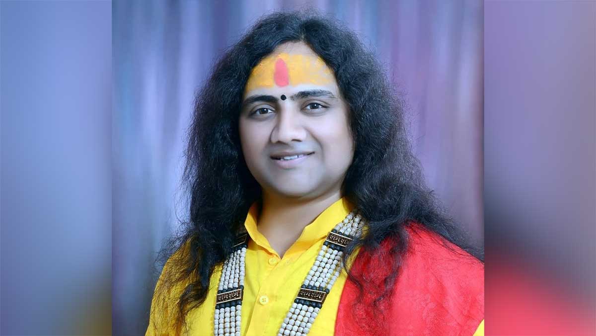 अयोध्या के कथावाचक पवन देव महाराज पर रेप का आरोप! शादी का झांसा देकर संबंध बनाने का दावा, केस दर्ज