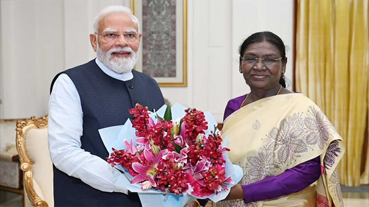 PM मोदी की राष्ट्रपति मुर्मू से मुलाकात ने बढ़ाई सियासी हलचल! क्या मोदी कैबिनेट में होने वाला है बड़ा फेरबदल?