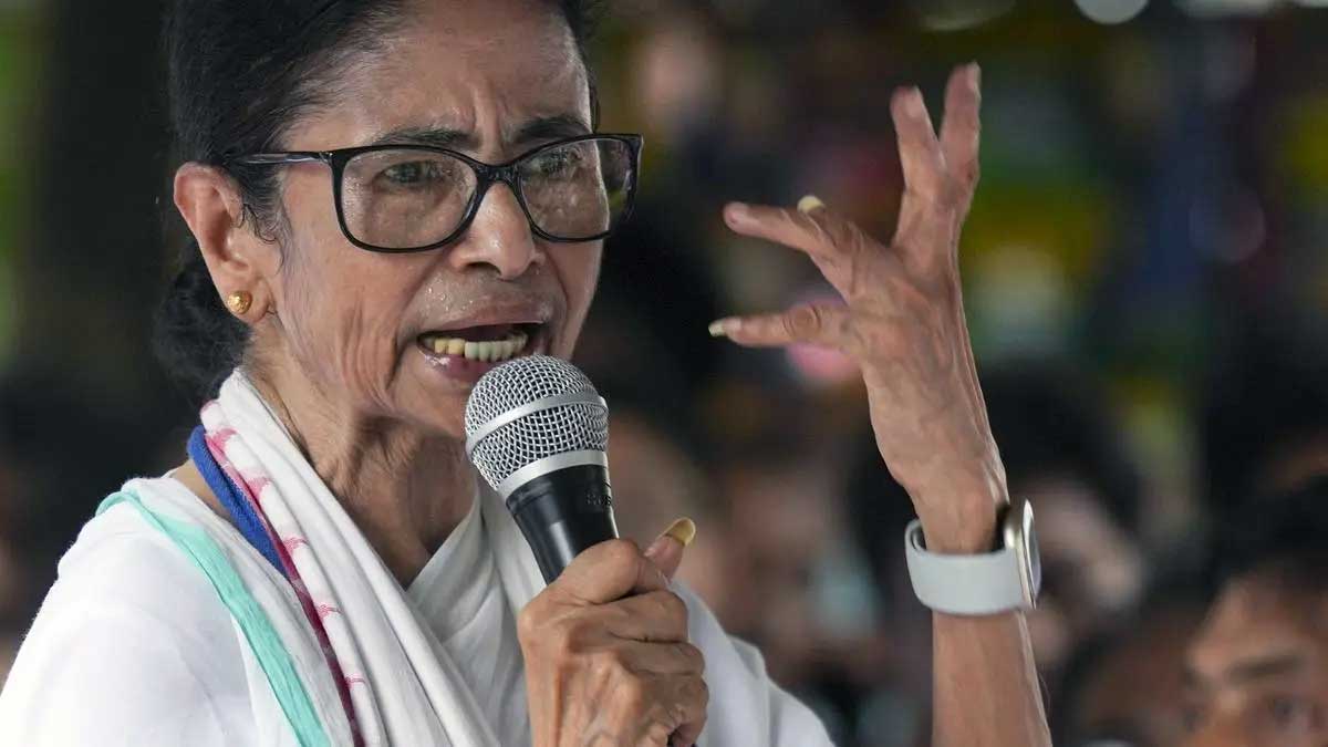 ममता बनर्जी को तगड़ा झटका! TMC के 20 सांसद NDA के साथ, लोकसभा स्पीकर को भेजी चिट्ठी