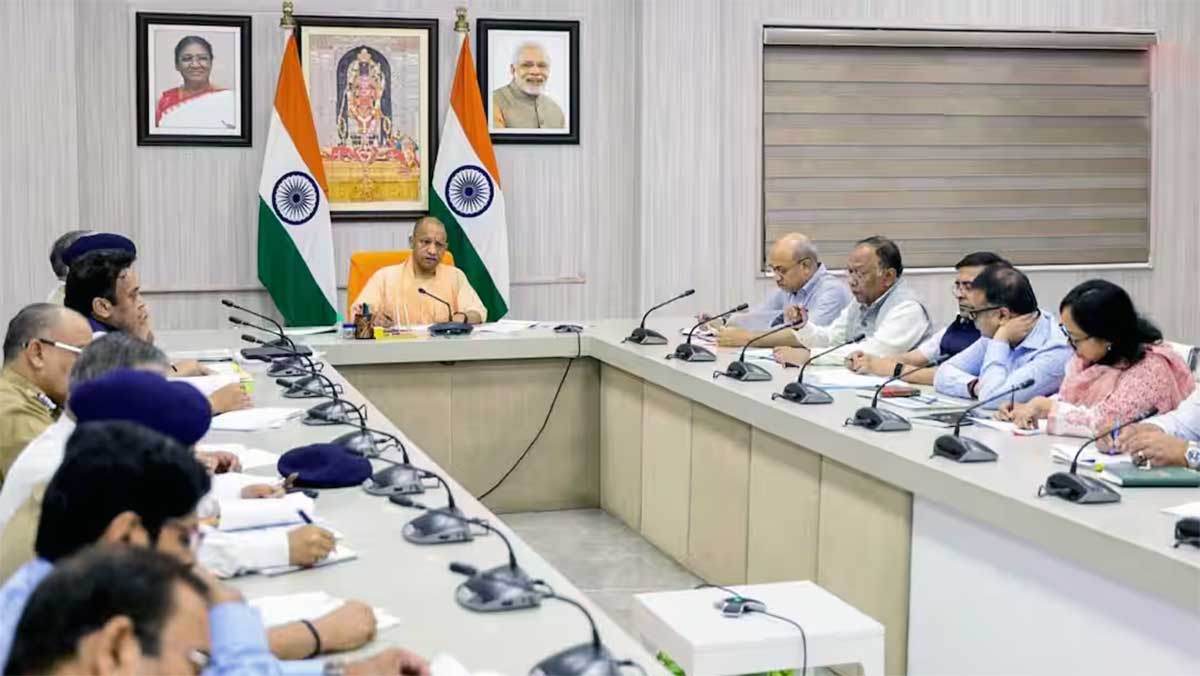 CM योगी का बड़ा फैसला! लाखों वाहन मालिकों की बल्ले-बल्ले, जुर्माना माफ और टैक्स में 35% तक छूट