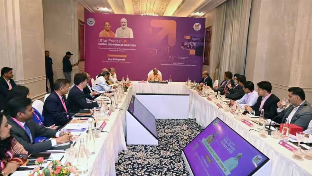 बीमारू से 3S मॉडल तक का सफर! बेंगलुरु में सीएम योगी ने गिनाईं यूपी की उपलब्धियां, निवेशकों को दिया बड़ा संदेश