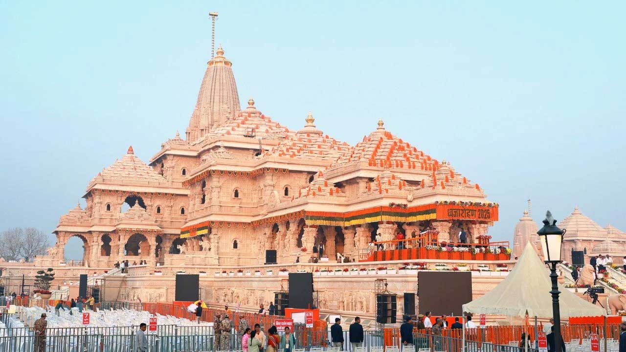 सुप्रीम कोर्ट में सुनवाई से पहले योगी सरकार की बड़ी तैयारी, राम मंदिर चढ़ावा चोरी मामले की जांच के लिए नई SIT का हो सकता है गठन