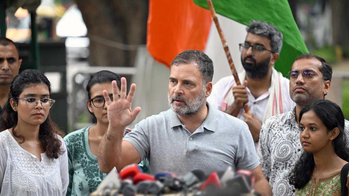 सीवान हिंसा के बाद राहुल गांधी का केंद्र पर हमला, छात्रों पर कार्रवाई और फायरिंग के आरोपों को लेकर उठाए सवाल