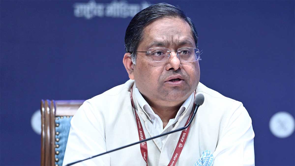 रूस से तेल खरीद पर 100% अमेरिकी टैरिफ की अटकलों के बीच भारत सतर्क, विदेश मंत्रालय बोला- हर घटनाक्रम पर रखी जा रही नजर