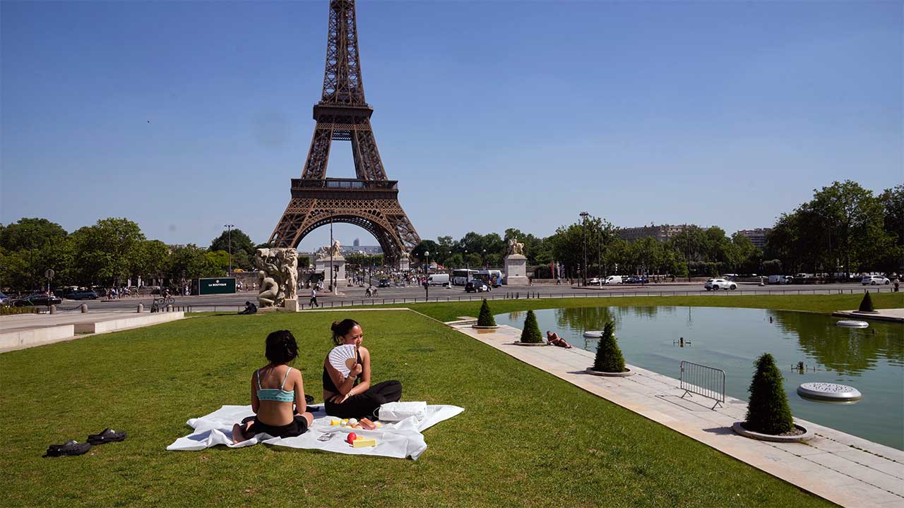Europe Heatwave: हम पर लगे प्रतिबंध हटाइए, AC और Cooling Equipment हम देंगे, भीषण गर्मी के बीच ईरान का यूरोप को बड़ा ऑफर