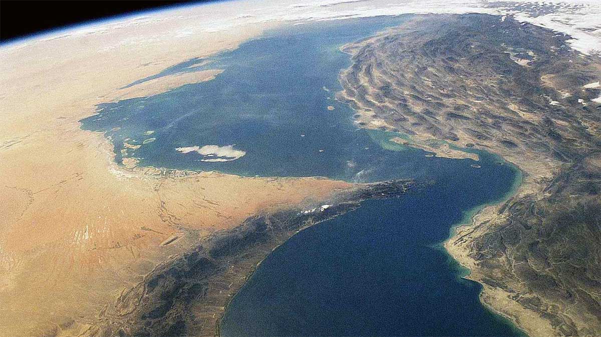 Iran Threat: होर्मुज को सैन्य अखाड़ा बनाया तो भुगतने होंगे नतीजे, UK-फ्रांस को ईरान की सख्त चेतावनी