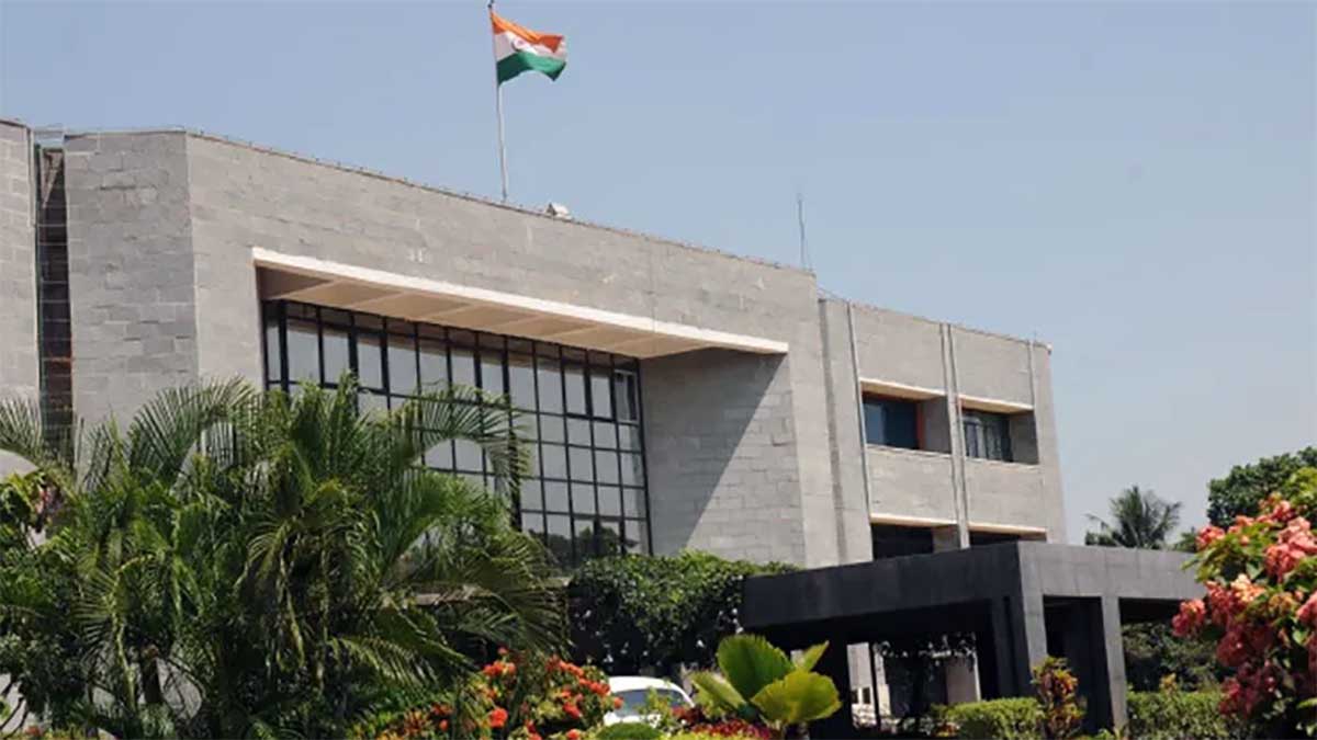 ISRO Bomb Threat: बेंगलुरु मुख्यालय को बम से उड़ाने की धमकी, जांच के बाद पुलिस ने बताई सच्चाई