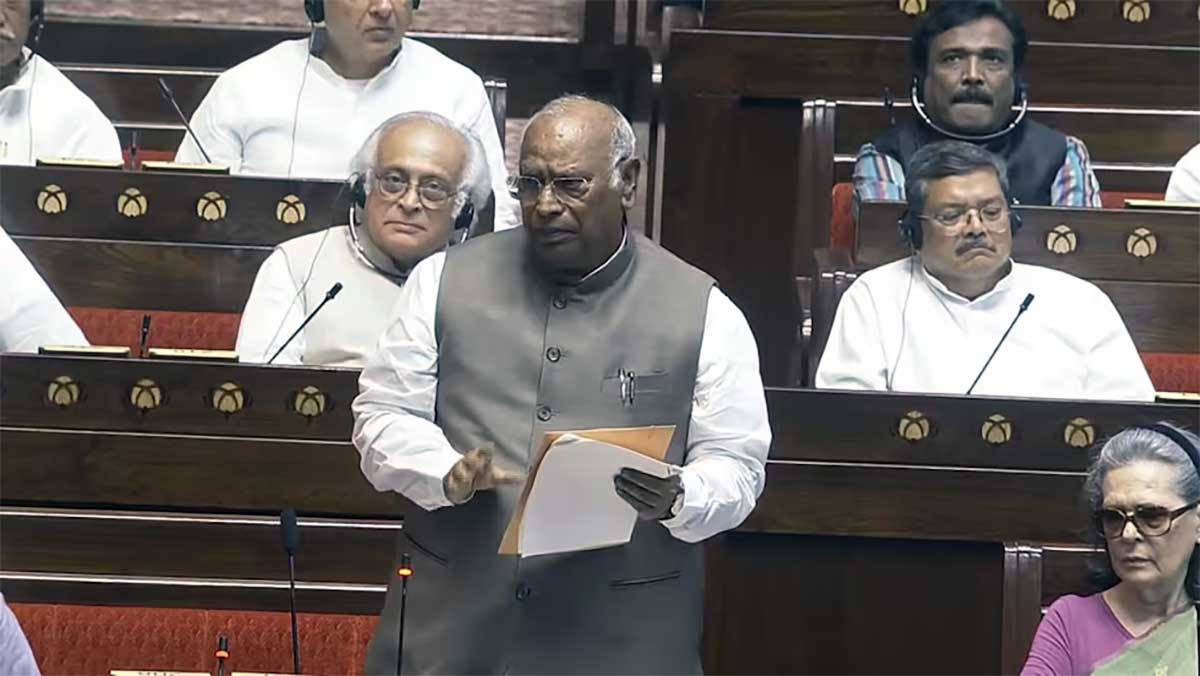 राज्यसभा में मनुस्मृति पर खरगे के बयान से हंगामा, BJP ने जताया विरोध, नड्डा बोले- समाज में अशांति फैल सकती है