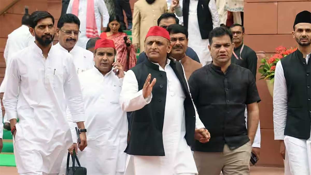 UP में Gen-Z Movement 2.0 की आहट? जौहर यूनिवर्सिटी पर सियासी घमासान, विपक्ष ने खोला मोर्चा