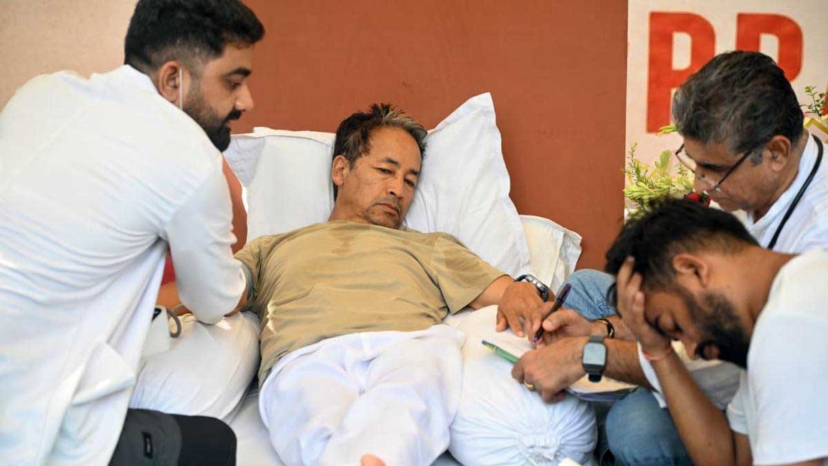 19वें दिन भी जारी Sonam Wangchuk का Hunger Strike, तेजी से घटा वजन, समर्थकों से बोले- मुझे अनशन तोड़ने को मत कहिए...