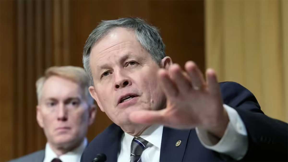 US Senator Steve Daines का बड़ा बयान, बोले- चीन जाते समय फोन छोड़ देता हूं, भारत आते वक्त साथ रखता हूं, बताई खास वजह