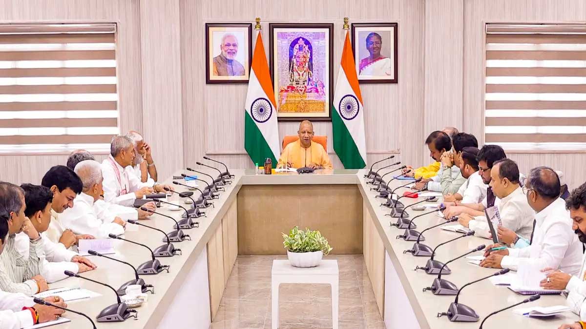 योगी कैबिनेट की बैठक में 16 अहम प्रस्ताव मंजूर, रानी लक्ष्मीबाई स्कूटी योजना को मिली हरी झंडी