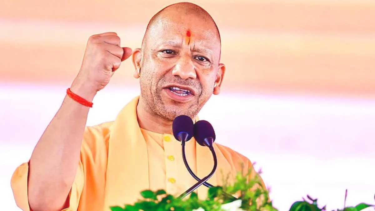 CM Yogi Adityanath: ‘तिरंगा स्वतंत्रता सेनानियों की अमिट गाथा’, गोरखपुर में हजारों लोगों के साथ निकली भव्य Tiranga Yatra