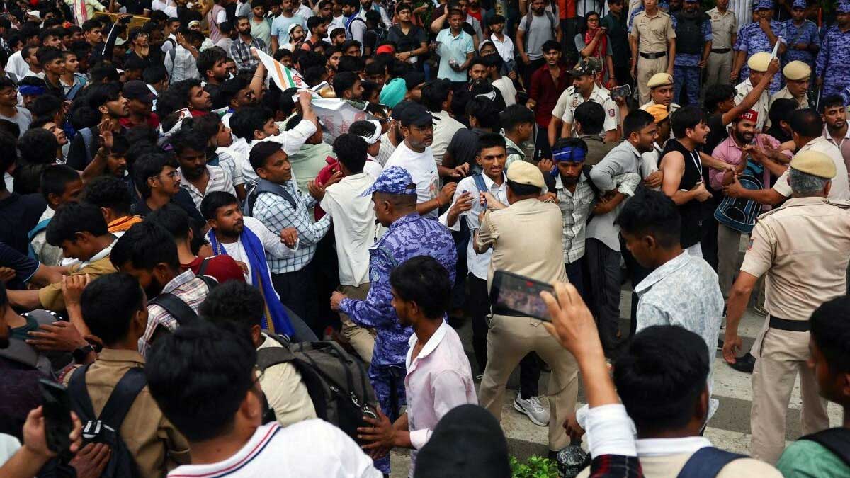 CJP Protest पर Delhi Police का SC में बड़ा दावा, ‘असामाजिक तत्वों’ ने बिगाड़ा माहौल; लाठीचार्ज पर दिया पूरा जवाब