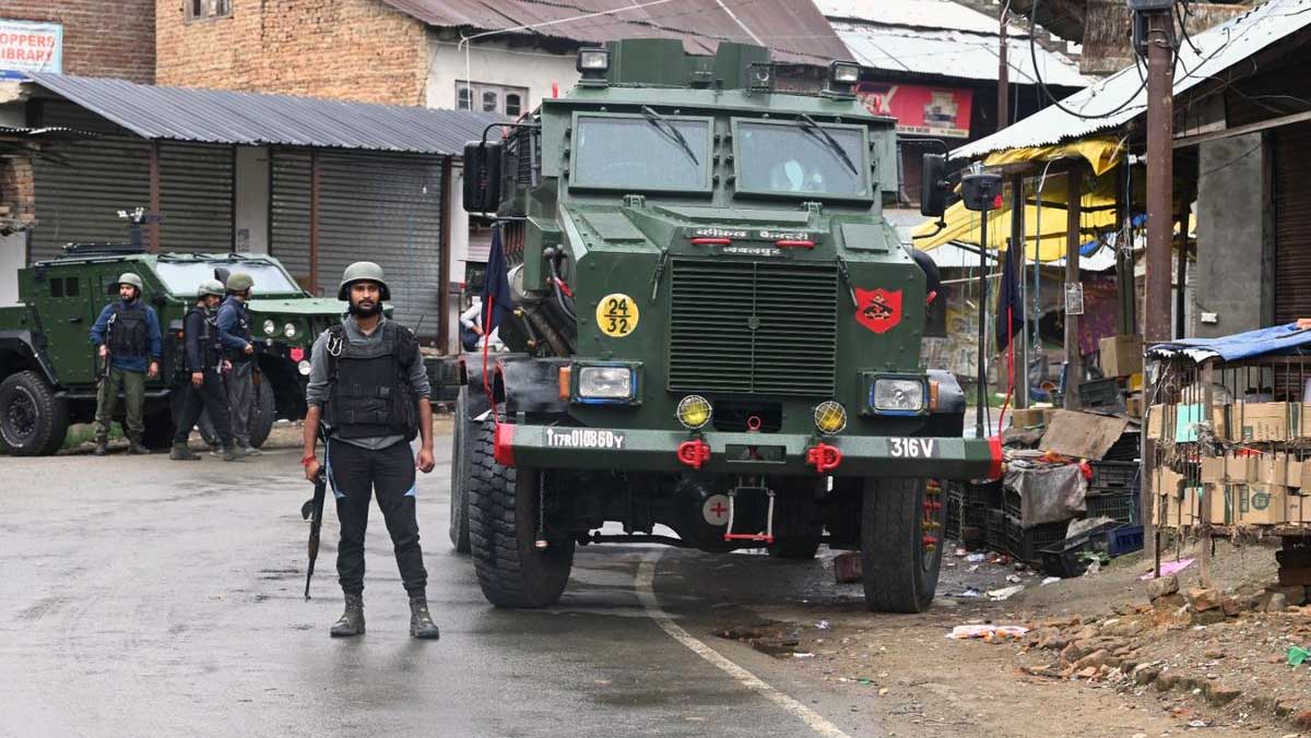 कुलगाम आतंकी हमला: पहचान पूछने के बाद छत्तीसगढ़ के दो हिंदू मजदूरों की गोली मारकर हत्या, सुरक्षाबलों का बड़ा सर्च ऑपरेशन जारी