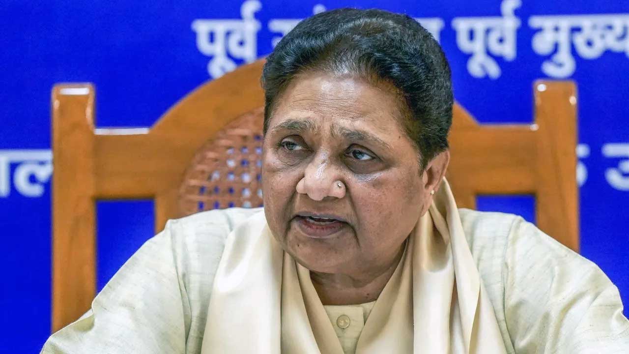 मायावती का बड़ा फैसला, अशोक सिद्धार्थ को BSP से निष्कासित किया, कई पदाधिकारियों पर भी गिरी गाज