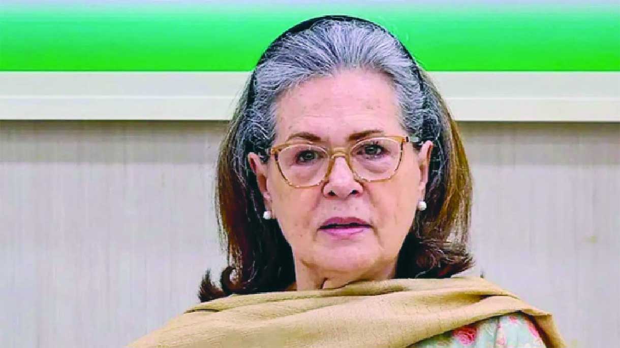 Sonia Gandhi की किताब पर बवाल! PRHI के फैसले पर Congress का पलटवार, बोली...