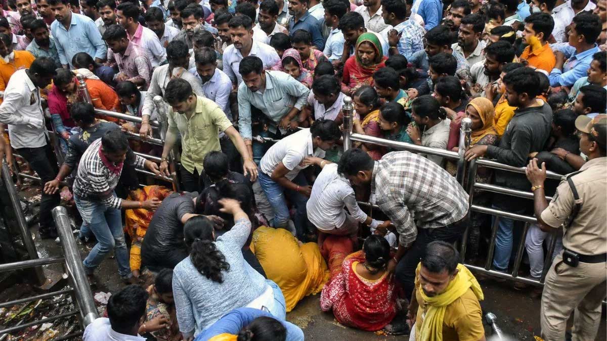 Mahakal Temple में दर्शन की कतार में मची भगदड़, कई श्रद्धालु घायल; करंट की अफवाह से फैली अफरा-तफरी