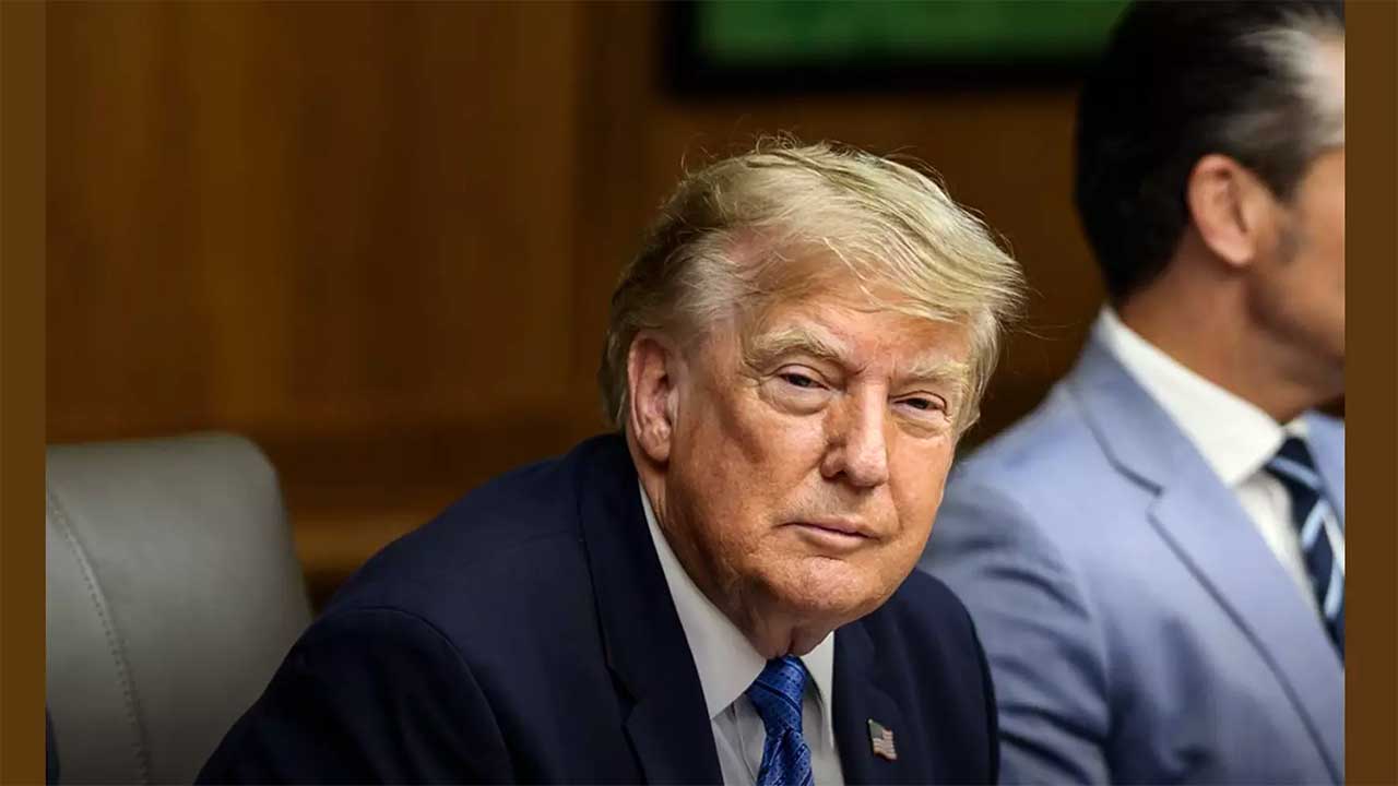 ट्रंप की Economic D-Day धमकी पर ईरान का पलटवार, बोला- दबाव में नहीं आएंगे