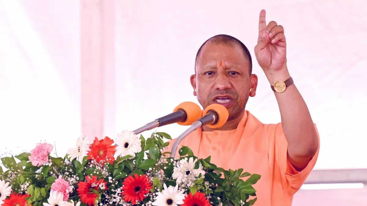 योगी सरकार का बड़ा ऐलान, आंगनबाड़ी कार्यकत्रियों का मानदेय 50% बढ़ा; अब हर साल मिलेगा 5 लाख का हेल्थ कवर
